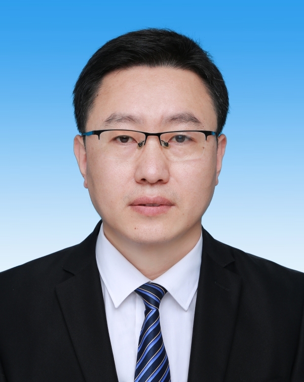 李偉